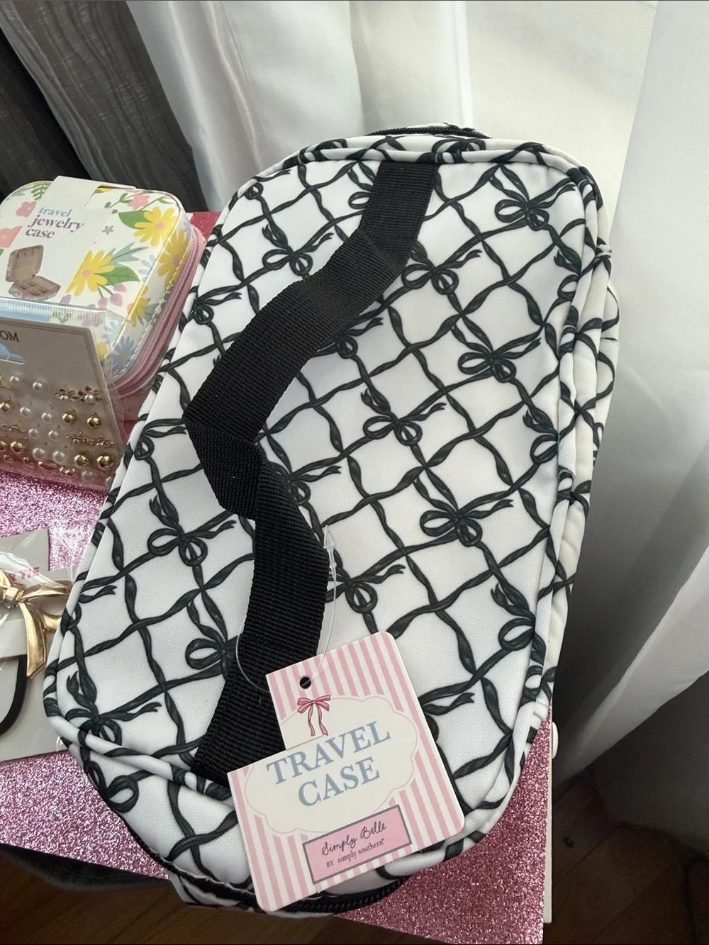 Travel beauty bag/Jewelry box, and other goodies as seen in photos.